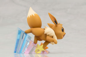 modellino_trainer_blue_eevee_figure_img08_pokemontimes-it