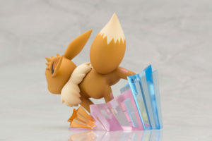 modellino_trainer_blue_eevee_figure_img10_pokemontimes-it